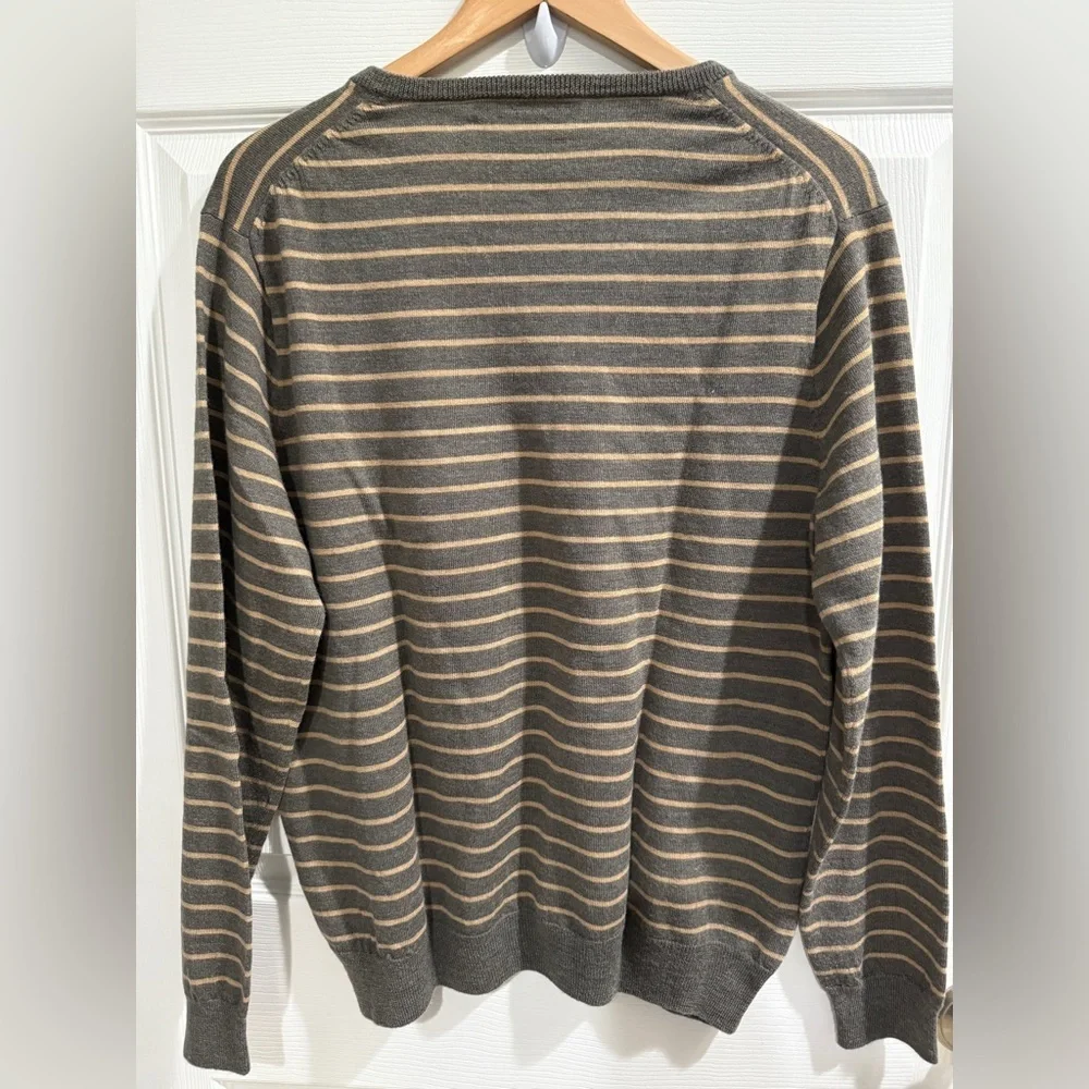 J. Crew Men's 100% Merino Wool V-Neck Sweater in Gray and Tan Stripes yacht club